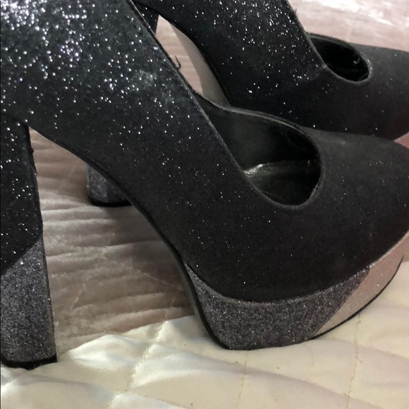 Naughty monkey super cute glittery heels - Picture 2 of 3